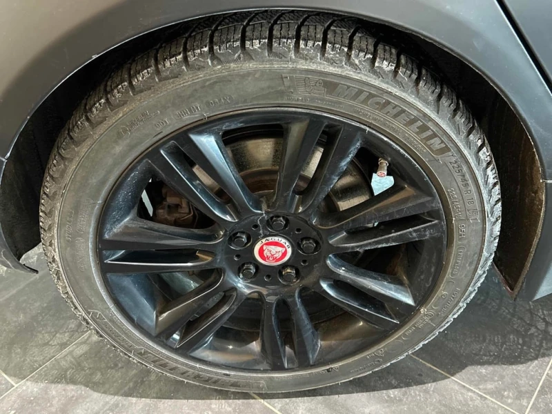 Jaguar XE * Prestige * CARFAX * ЦЕНА ДО БГ, снимка 11 - Автомобили и джипове - 53341180