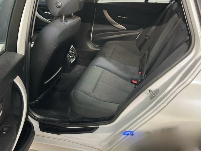 BMW 320 * АВТОМАТИК*  - изображение 6