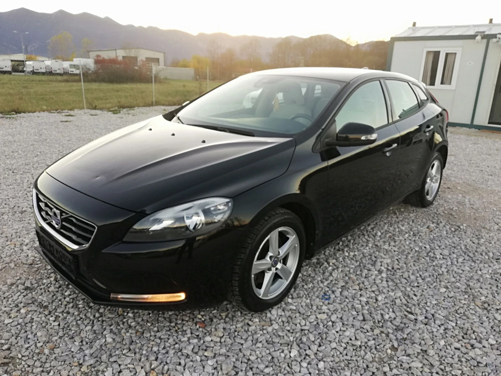Volvo V40 2.0d kli navi 120, снимка 1