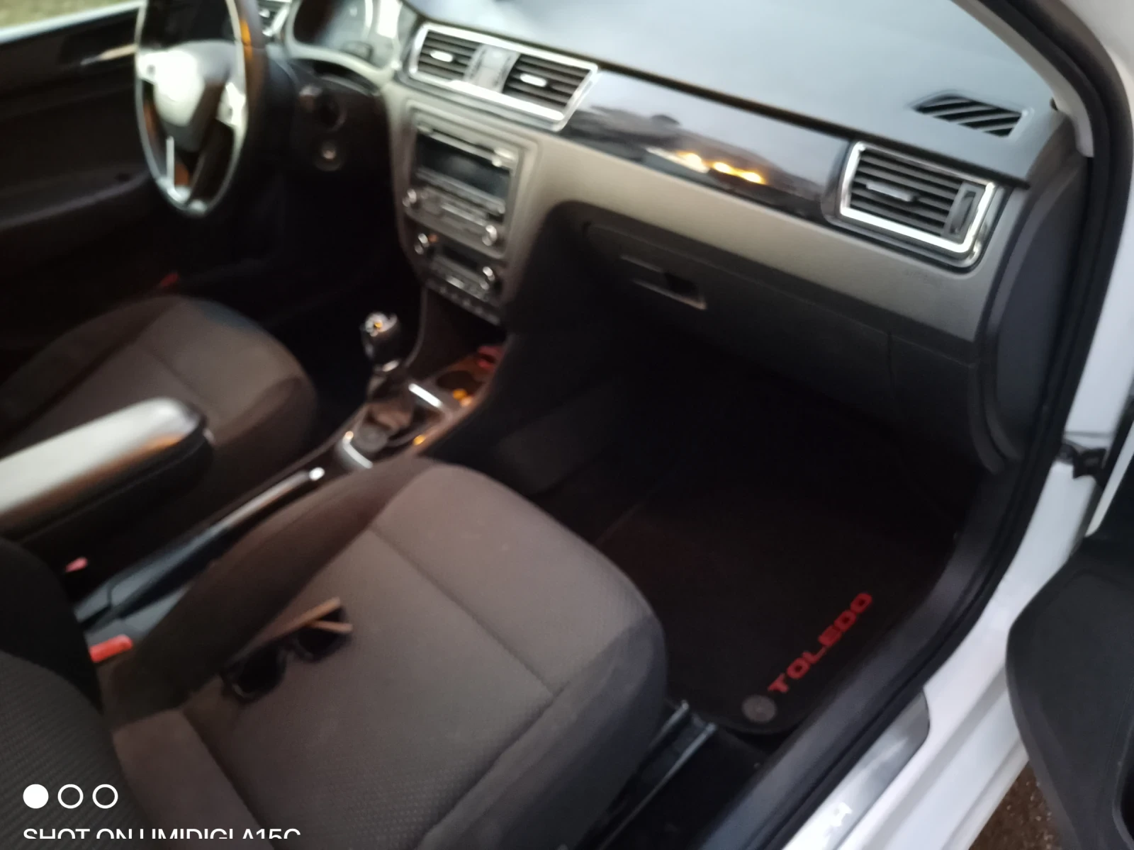 Seat Toledo 1.6TDI 105k.c - изображение 4