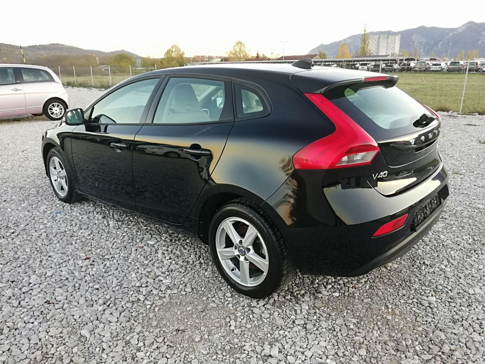 Volvo V40 2.0d kli navi 120 - изображение 4