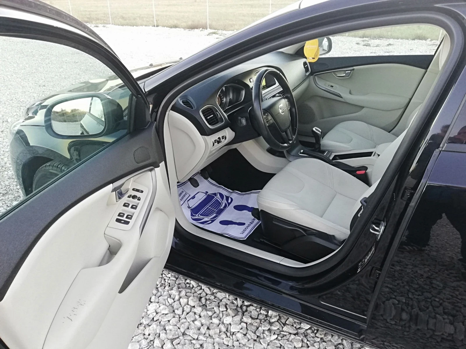 Volvo V40 2.0d kli navi 120 - изображение 9