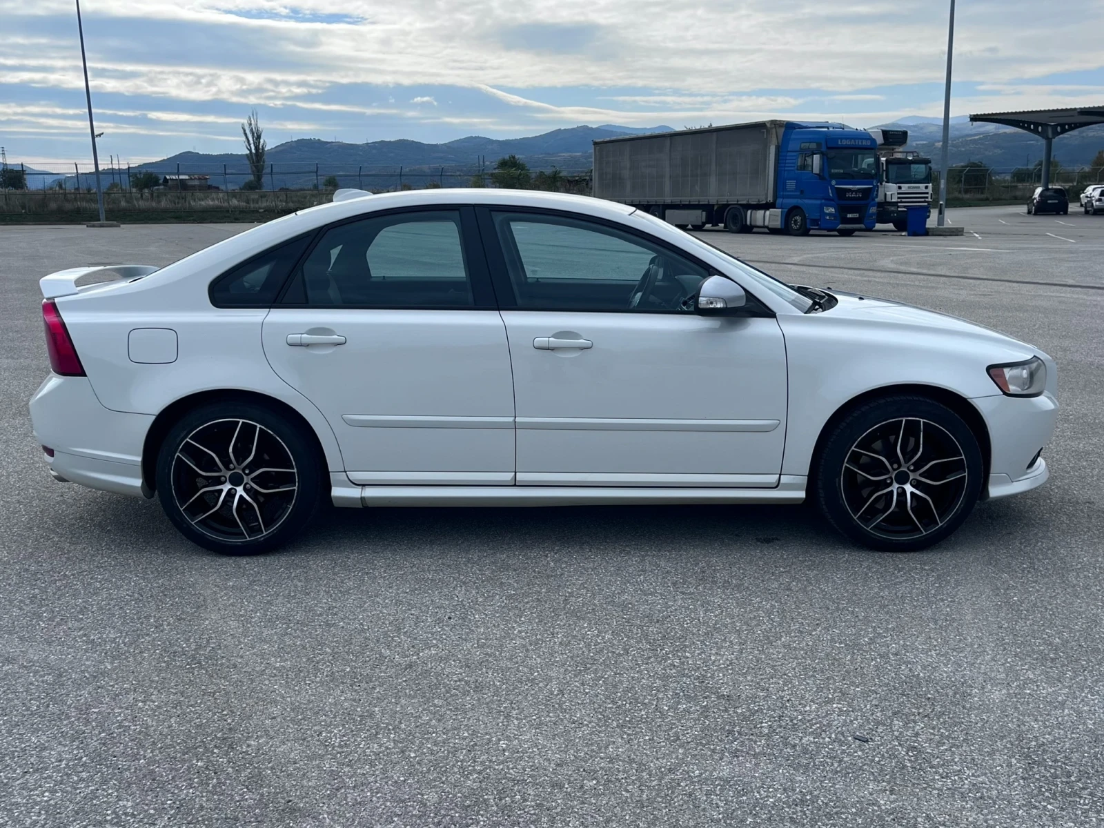 Volvo S40 2.0D D3 150 R-Design  - изображение 4