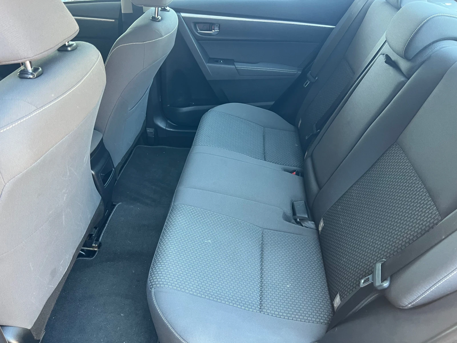 Toyota Corolla 1.4D4D/90p.s-EURO 6B, снимка 9 - Автомобили и джипове - 53192033