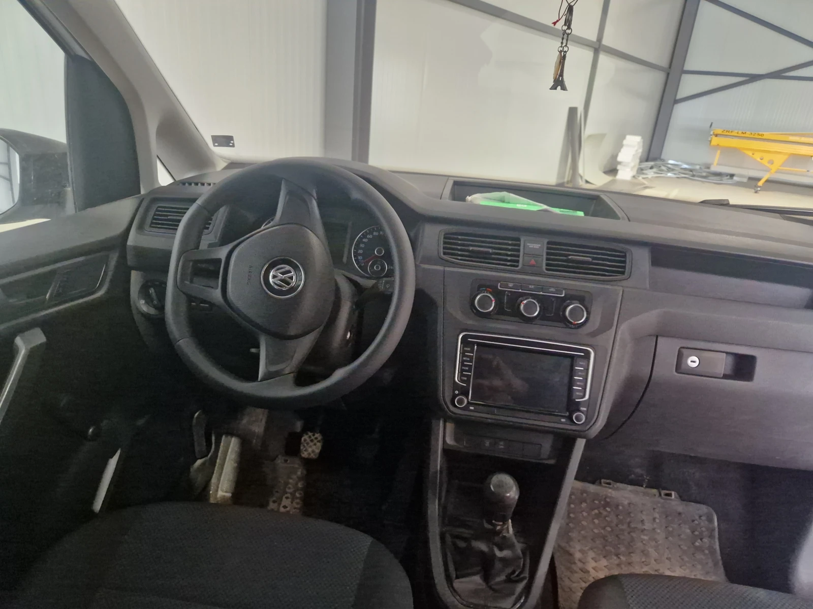 VW Caddy макси 4+ 1, снимка 6 - Автомобили и джипове - 54180662