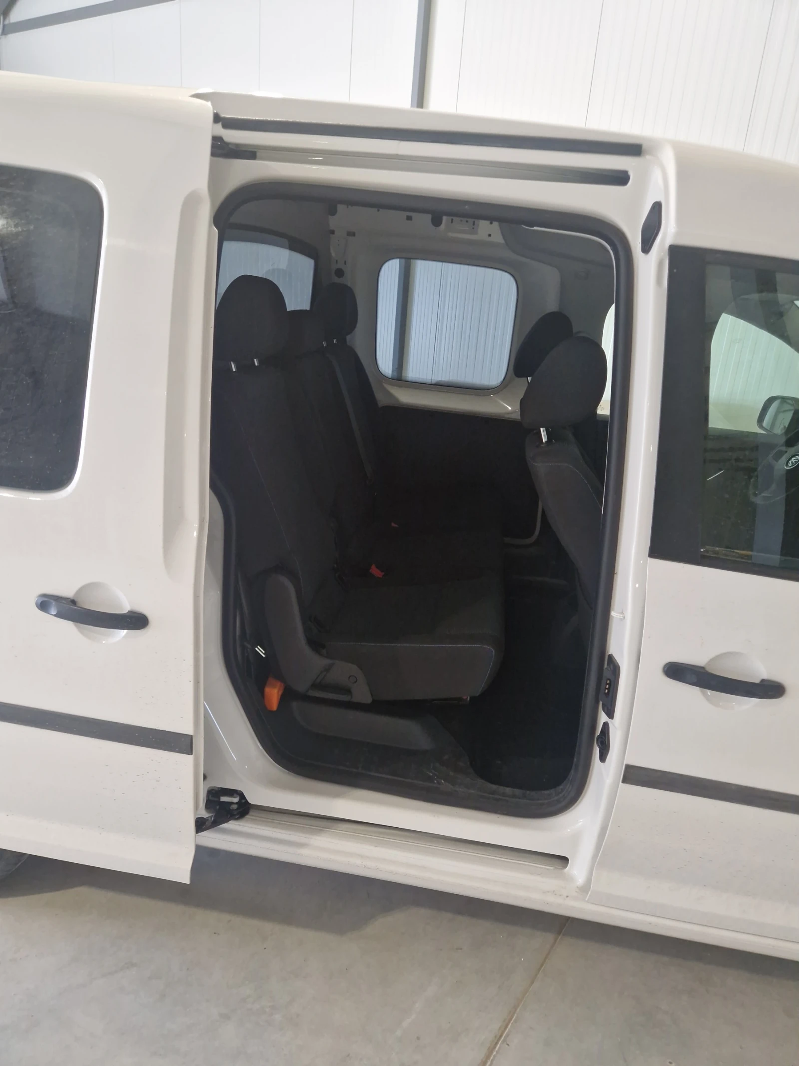 VW Caddy макси 4+ 1, снимка 5 - Автомобили и джипове - 54180662