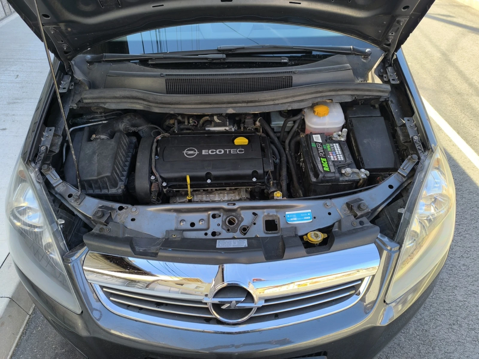 Opel Zafira 1.8, снимка 12 - Автомобили и джипове - 53785784