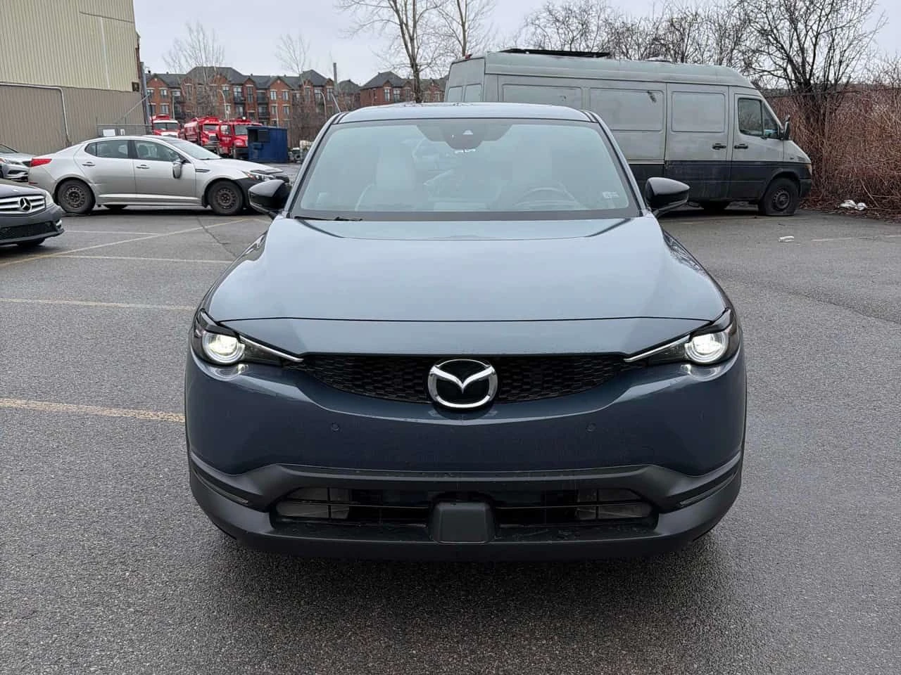 Mazda MX-30 * GT * CARFAX * ДВА КЛЮЧА * 360 КАМЕРИ, снимка 6 - Автомобили и джипове - 54219396