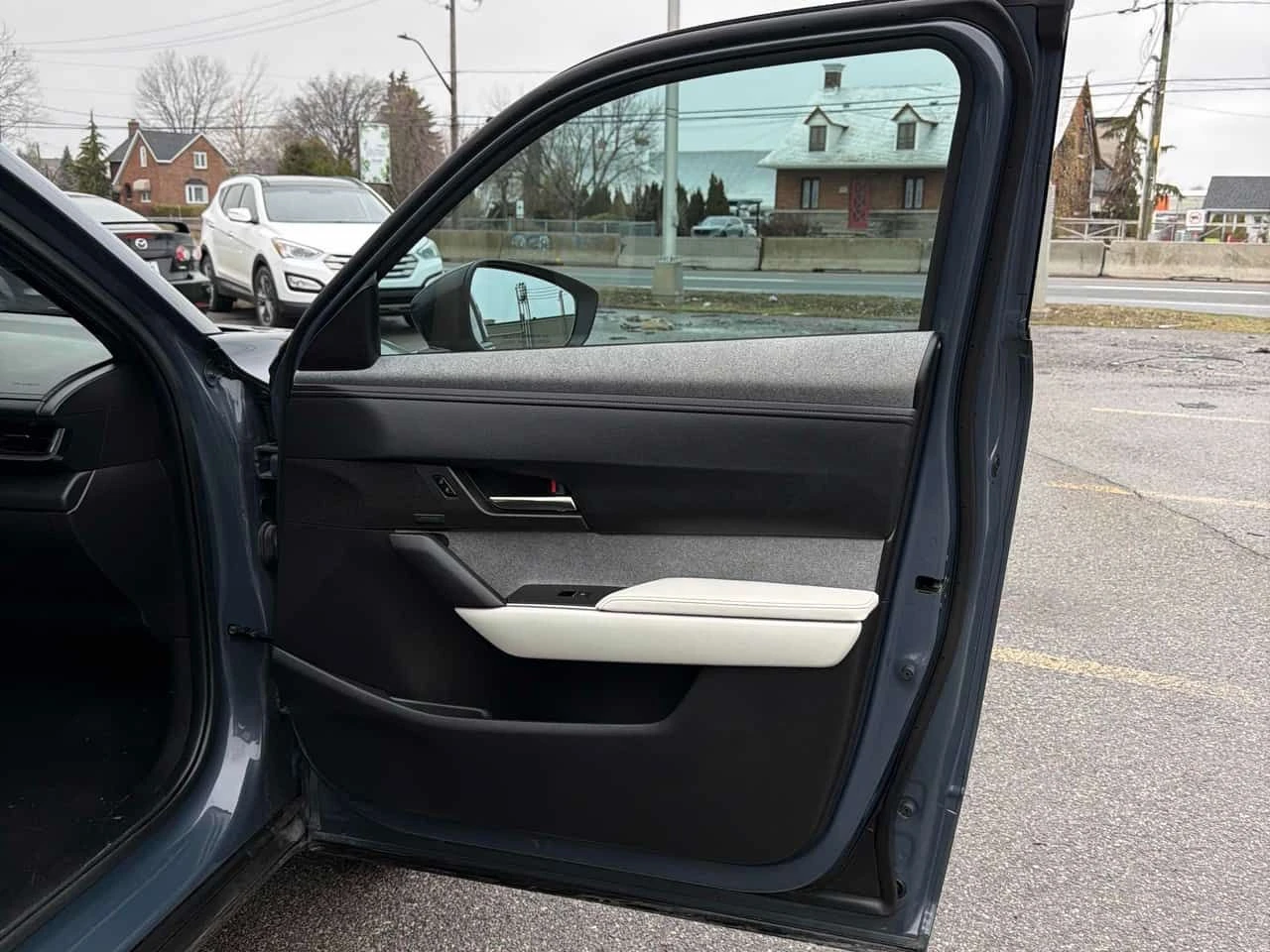 Mazda MX-30 * GT * CARFAX * ДВА КЛЮЧА * 360 КАМЕРИ, снимка 12 - Автомобили и джипове - 54219396