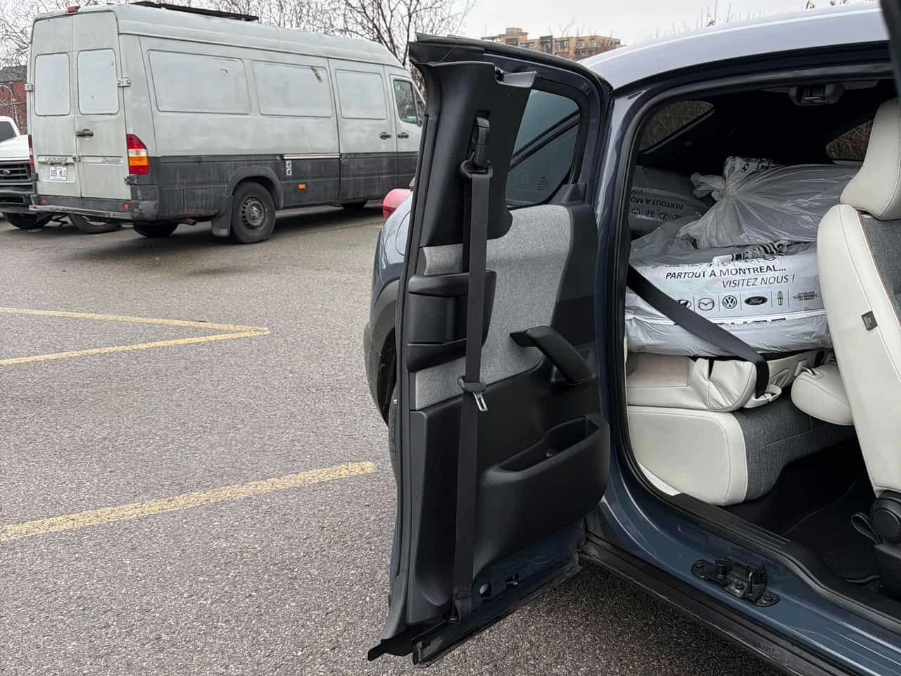 Mazda MX-30 * GT * CARFAX * ДВА КЛЮЧА * 360 КАМЕРИ, снимка 13 - Автомобили и джипове - 54219396