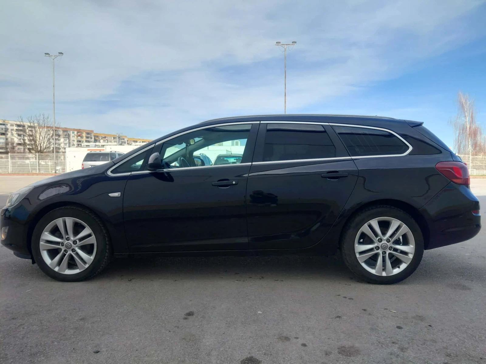 Opel Astra J 1, 7 CDTI Sports Tourer ISUZU