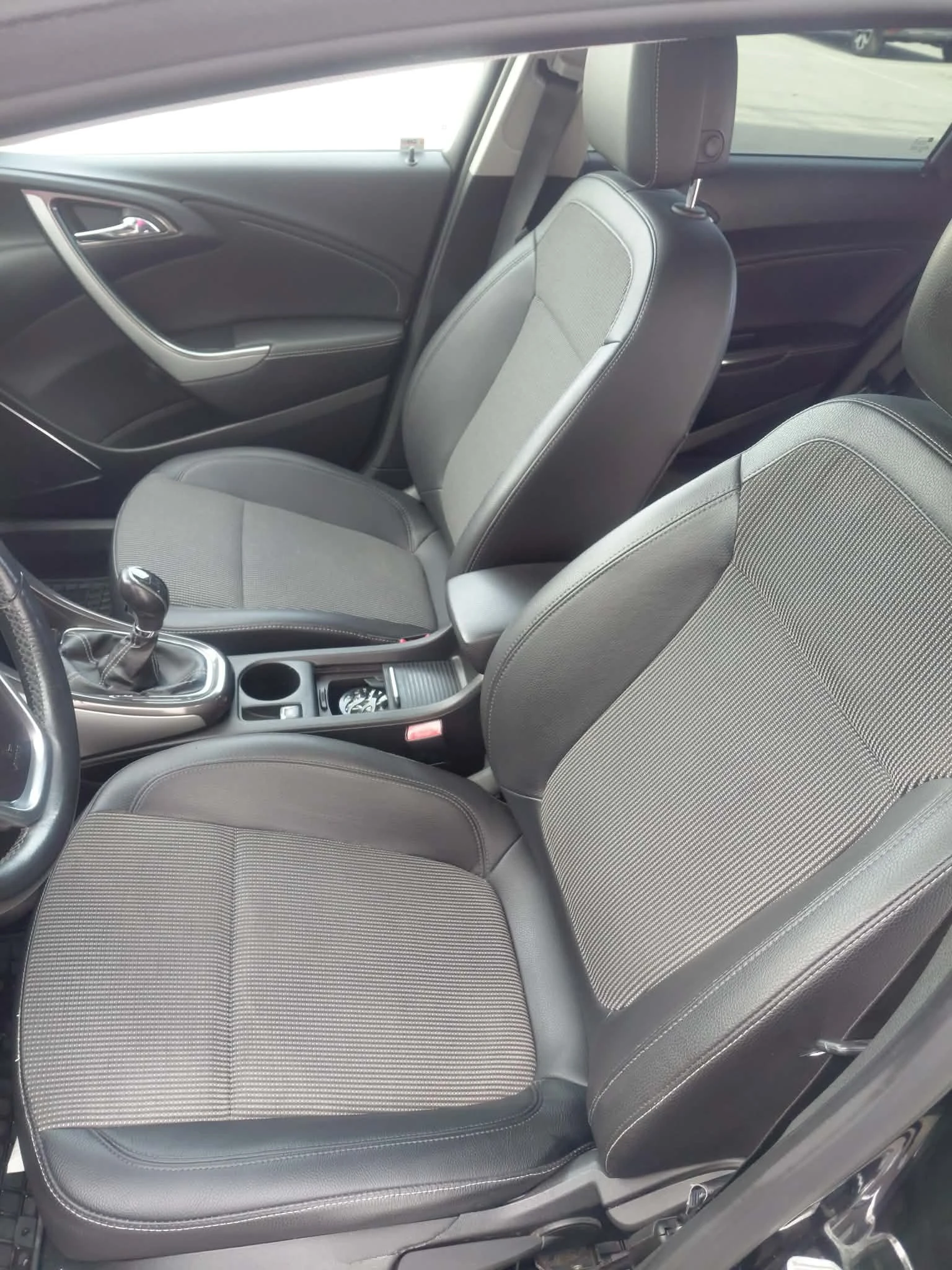 Opel Astra J 1, 7 CDTI Sports Tourer ISUZU, снимка 11 - Автомобили и джипове - 54225086