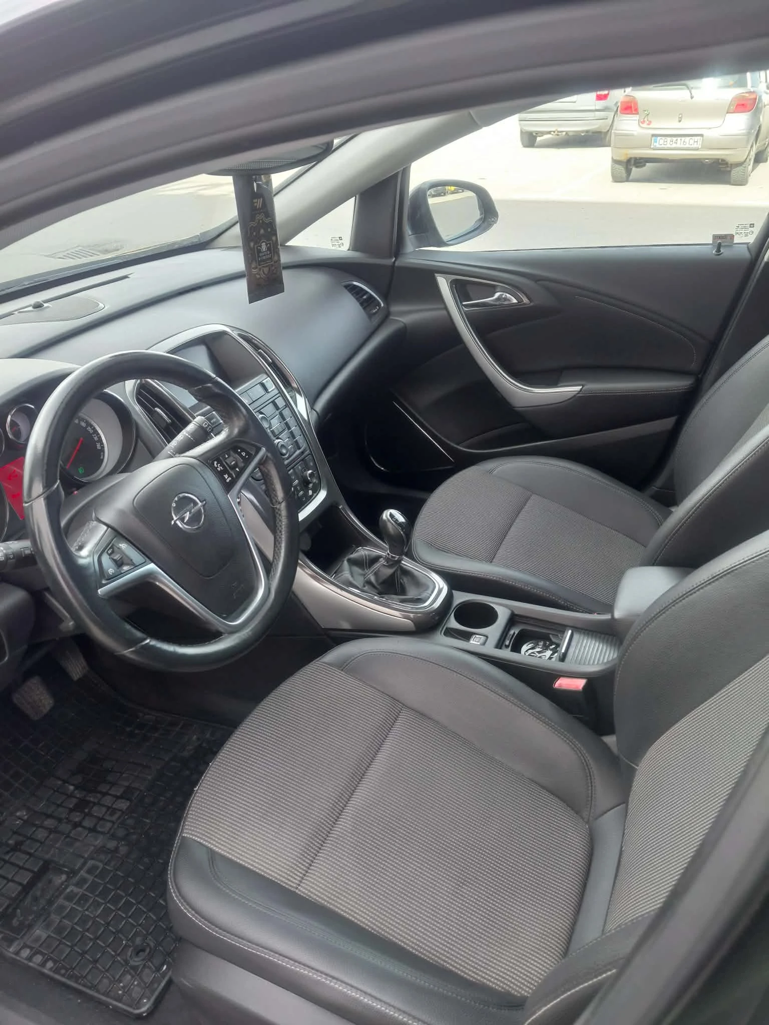 Opel Astra J 1, 7 CDTI Sports Tourer ISUZU, снимка 6 - Автомобили и джипове - 54225086