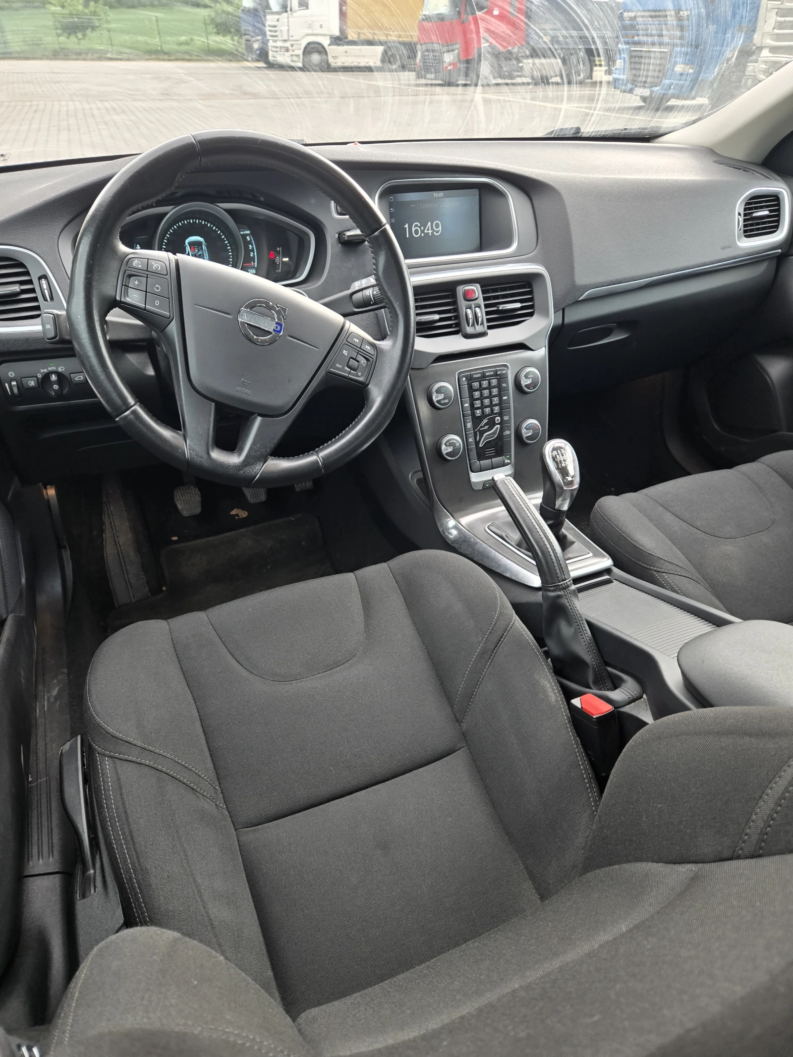Volvo V40 Хечбек D2, снимка 13 - Автомобили и джипове - 54526988