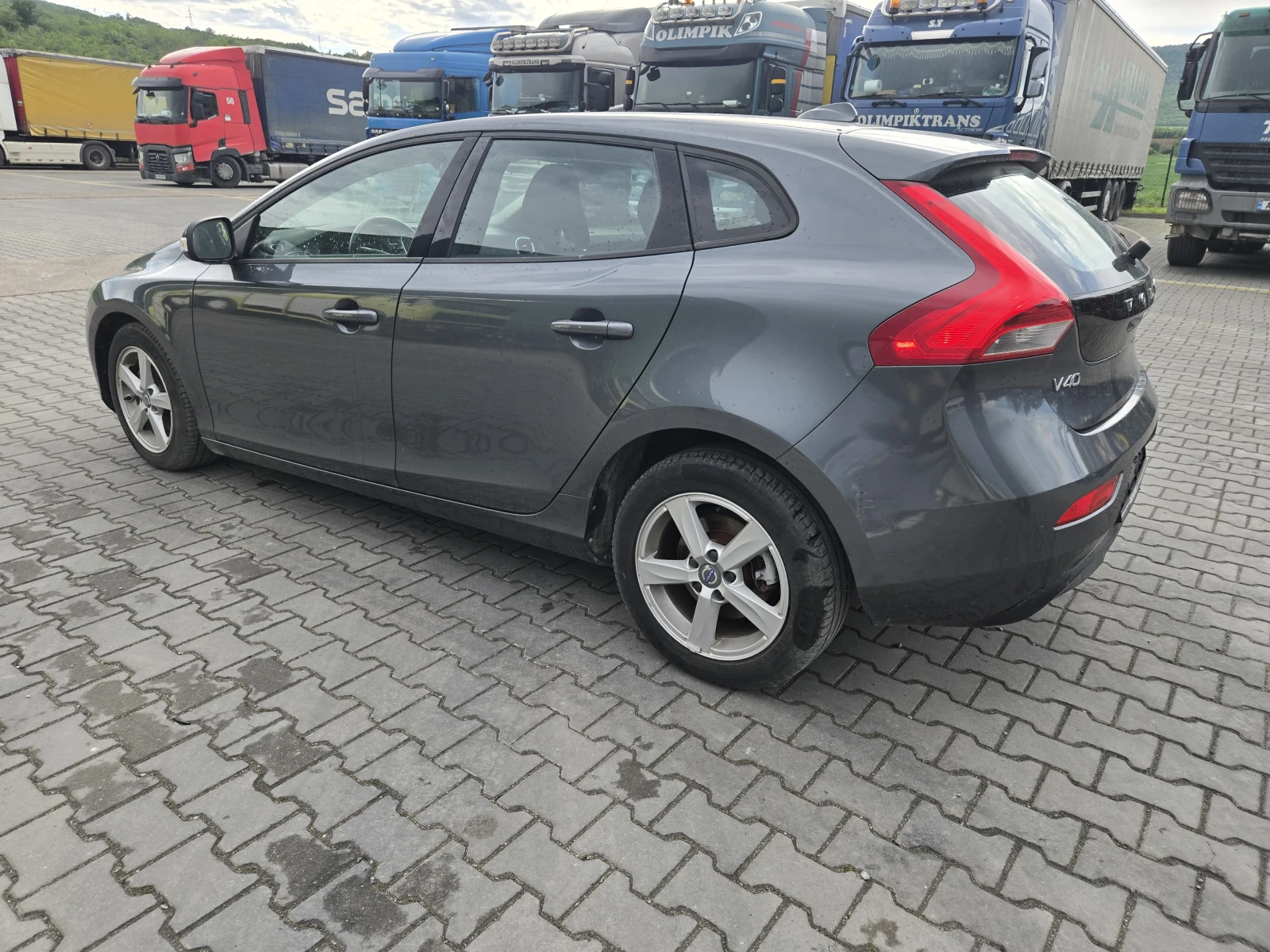 Volvo V40 Хечбек D2, снимка 4 - Автомобили и джипове - 54526988
