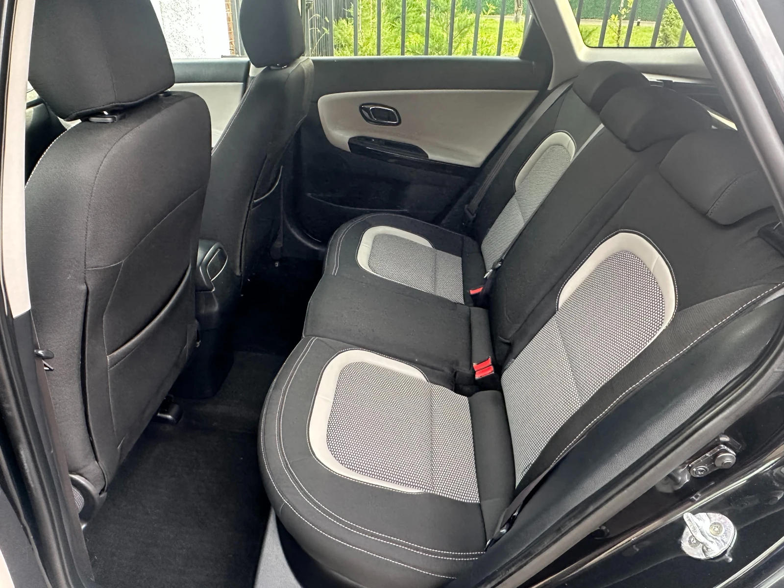 Kia Ceed 1.4CRDi-90k.s-LED-NAVI-PDC-EURO5B-6sk, снимка 10 - Автомобили и джипове - 54859819