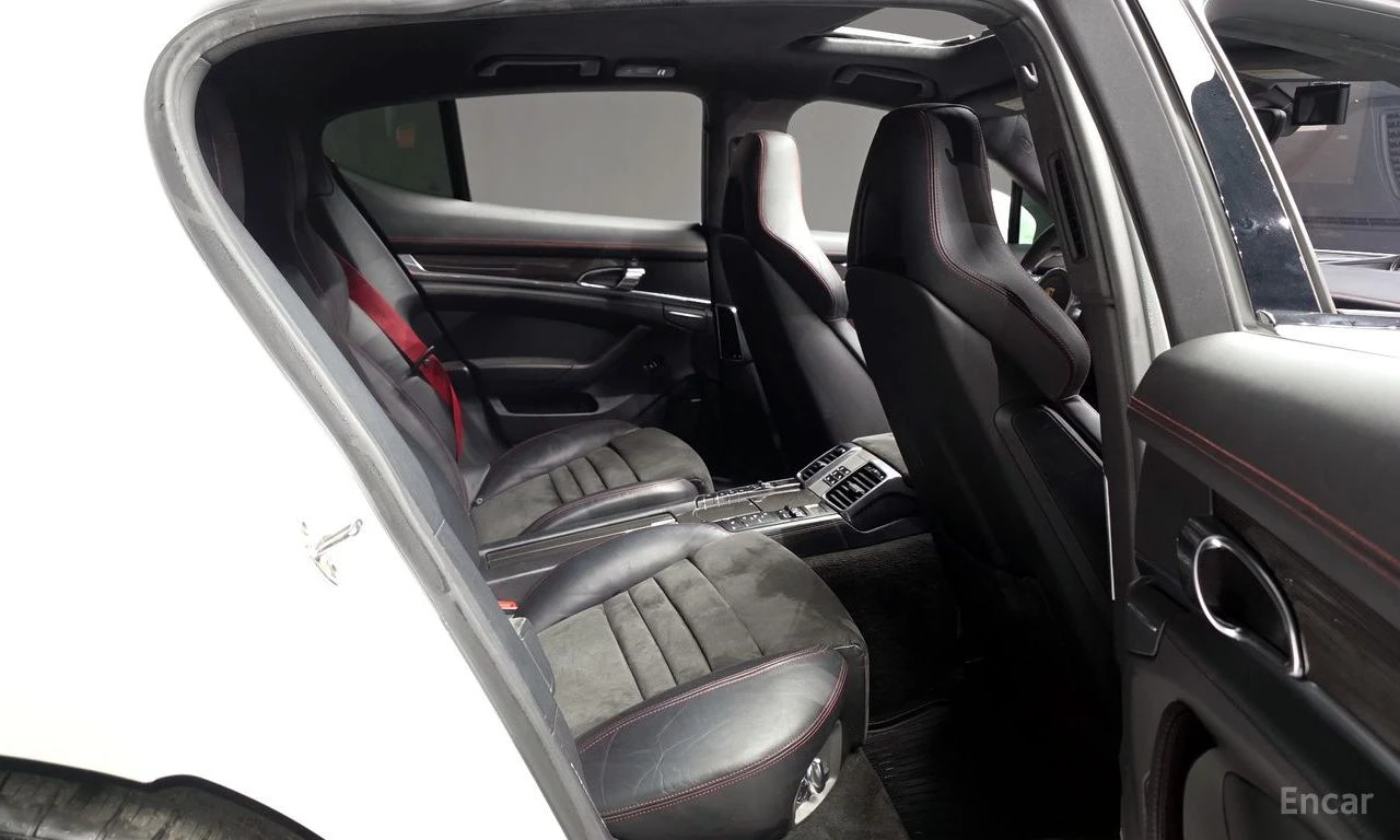 Porsche Panamera GTS* PDK* , снимка 15 - Автомобили и джипове - 55213377