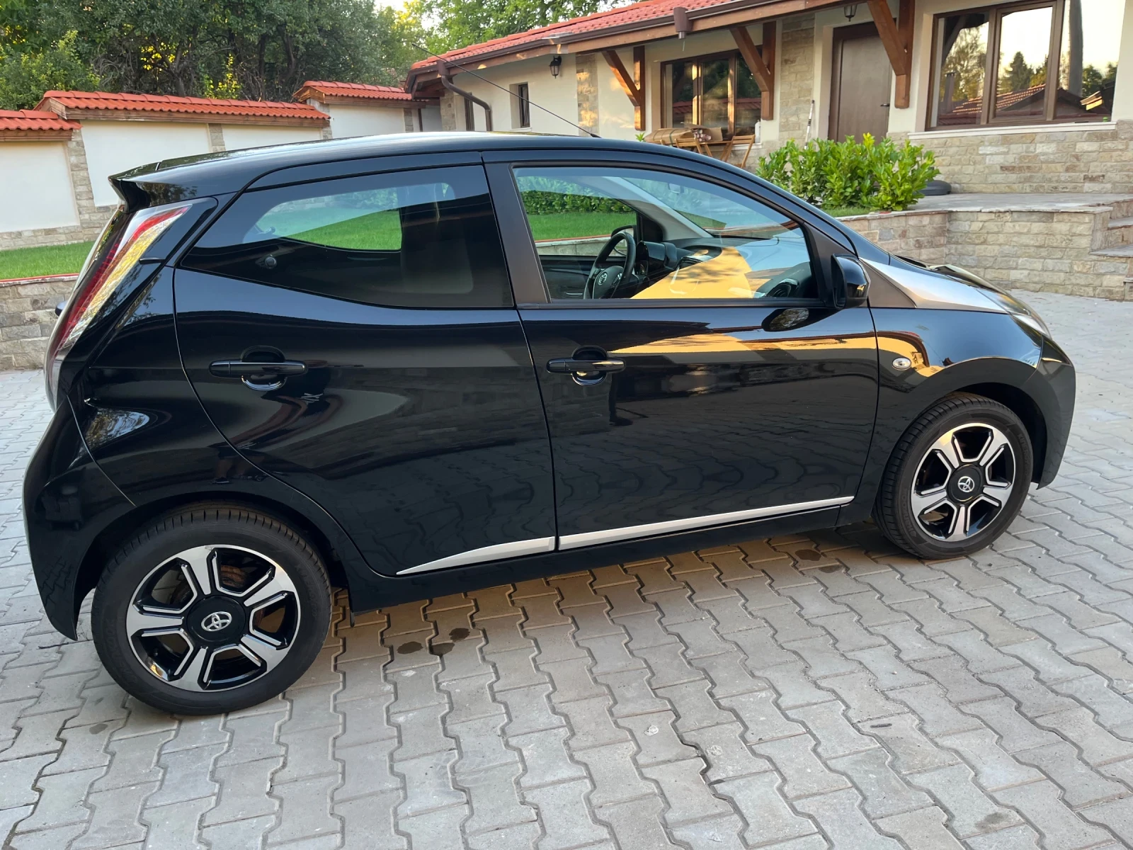 Toyota Aygo Топ състояние!!!, снимка 5 - Автомобили и джипове - 55289698