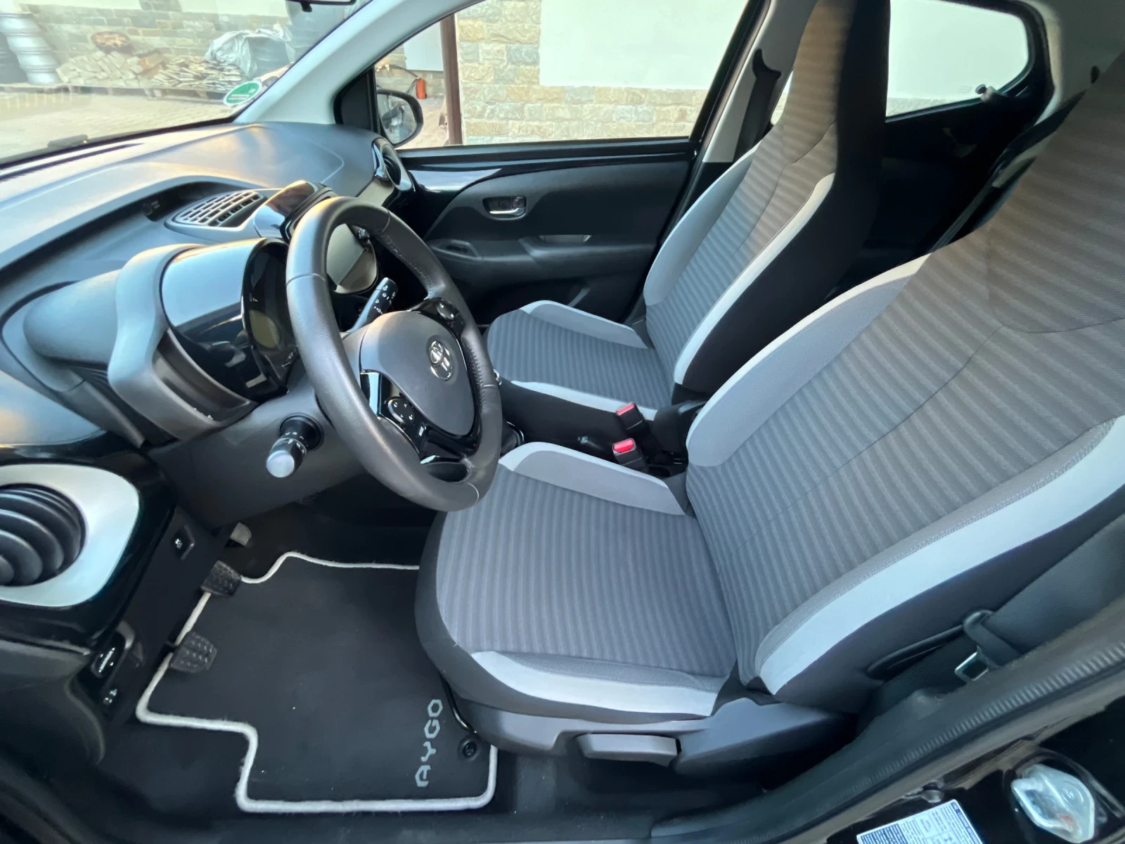 Toyota Aygo Топ състояние!!!, снимка 6 - Автомобили и джипове - 55289698