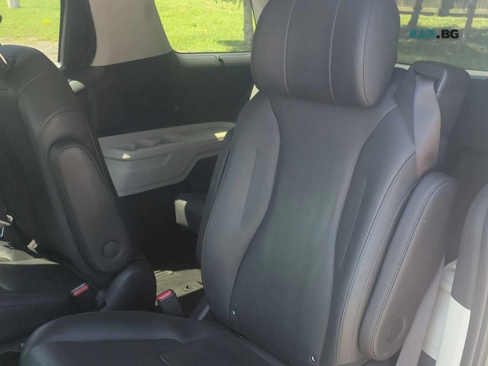 Kia Carnival SX Автокредит Цена до България, снимка 12 - Автомобили и джипове - 55278483