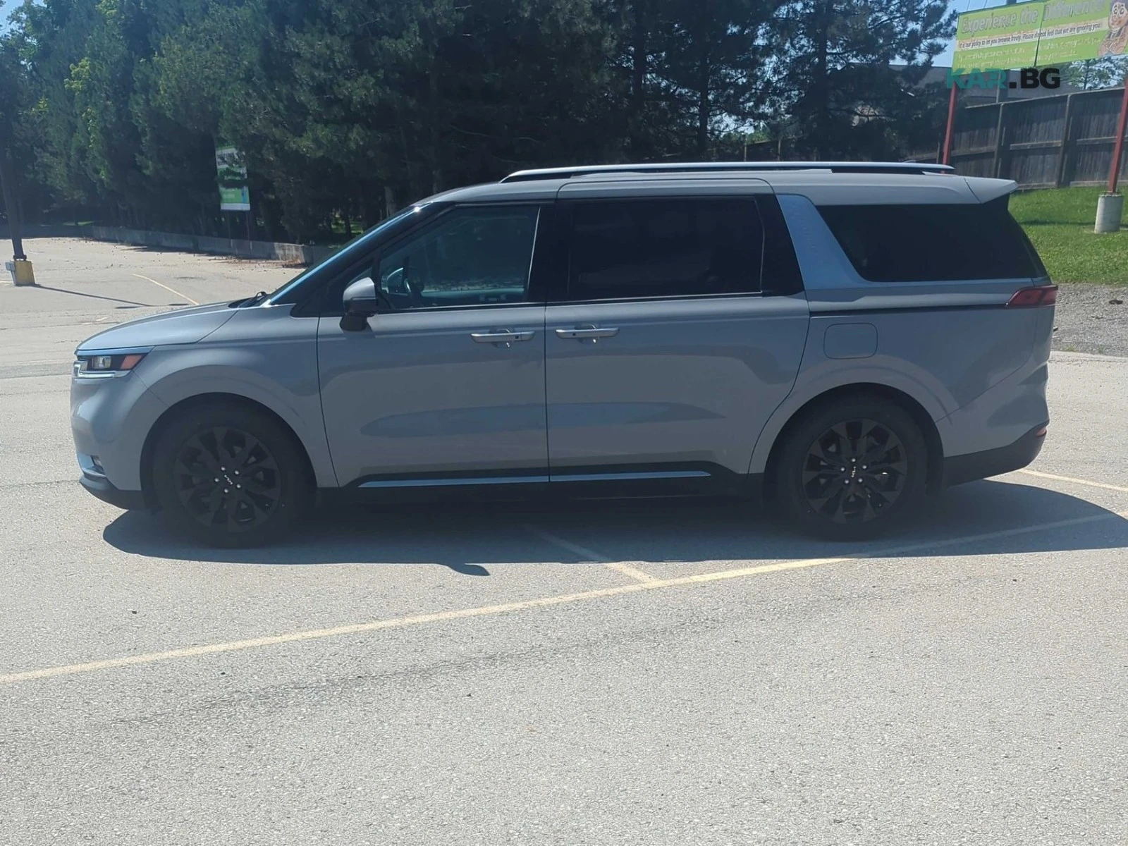 Kia Carnival SX Автокредит Цена до България, снимка 5 - Автомобили и джипове - 55278483