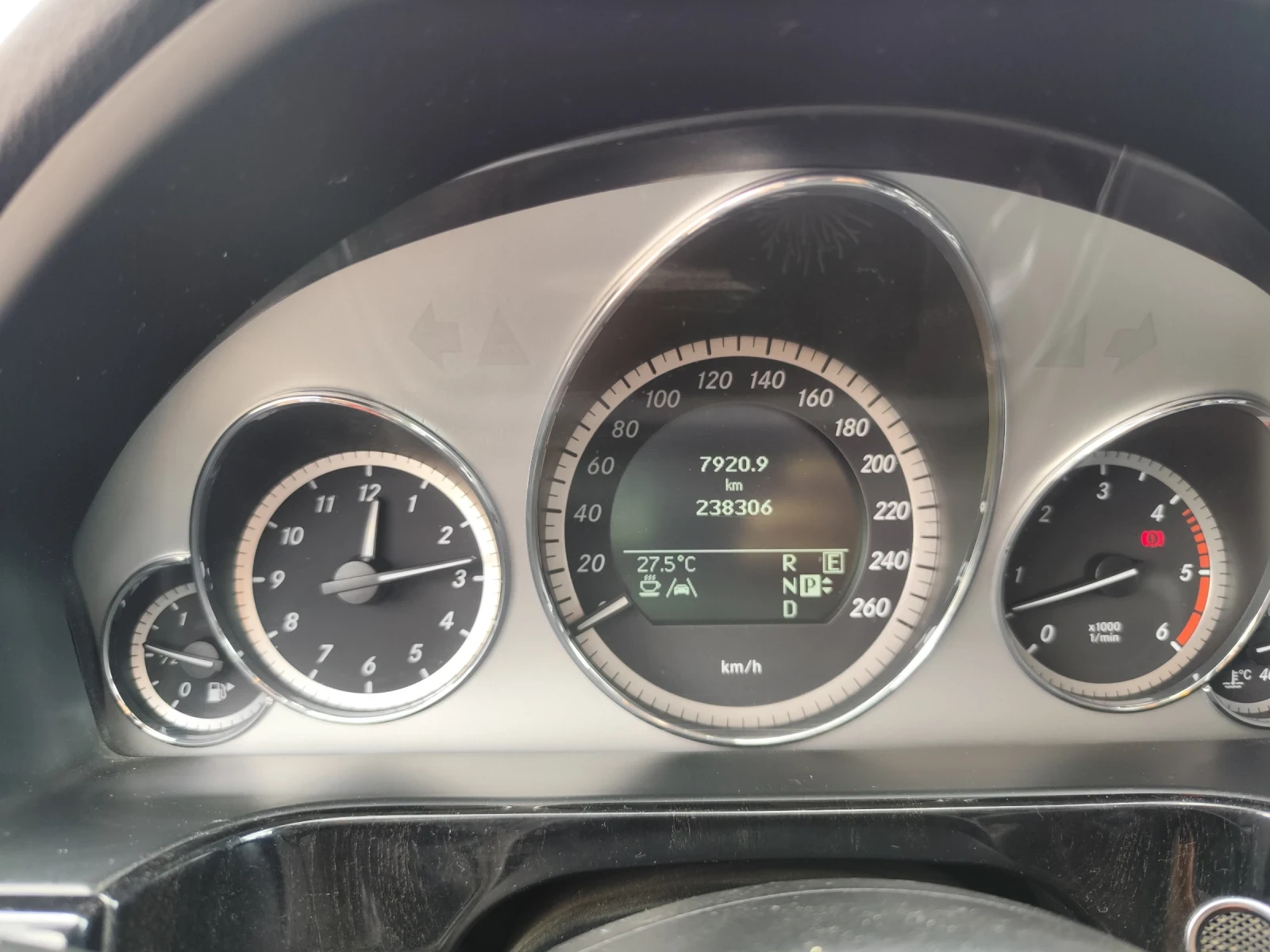 Mercedes-Benz E 350, снимка 8 - Автомобили и джипове - 55448742