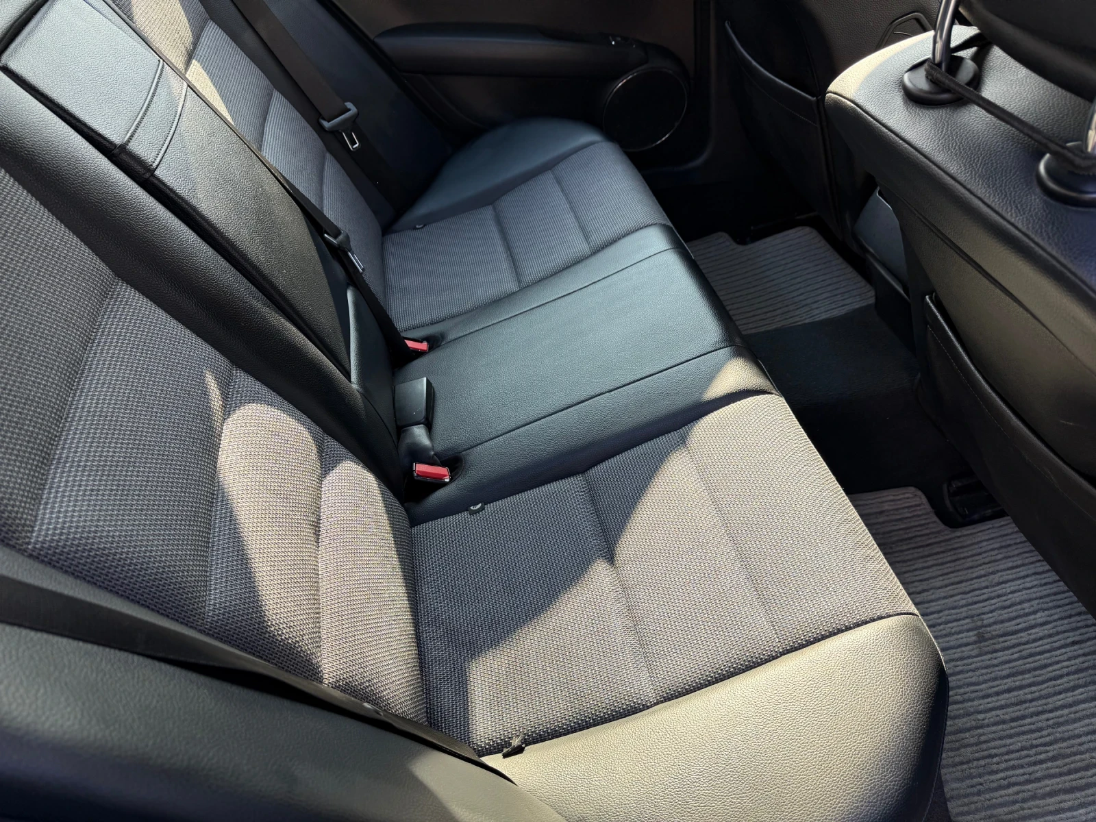 Mercedes-Benz B 220, снимка 9 - Автомобили и джипове - 55726976