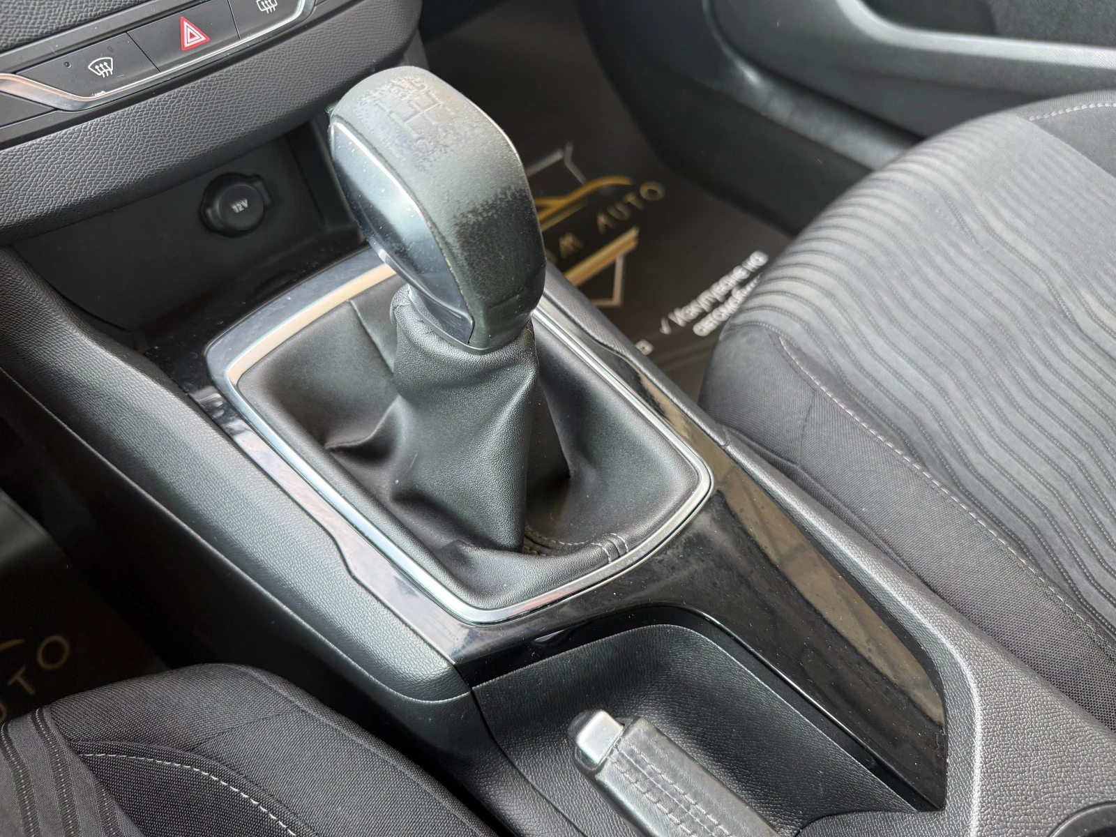 Peugeot 308 6 МЕСЕЦА ГАРАНЦИЯ/1.6HDI 92К.с. EURO5B, снимка 13 - Автомобили и джипове - 55786601