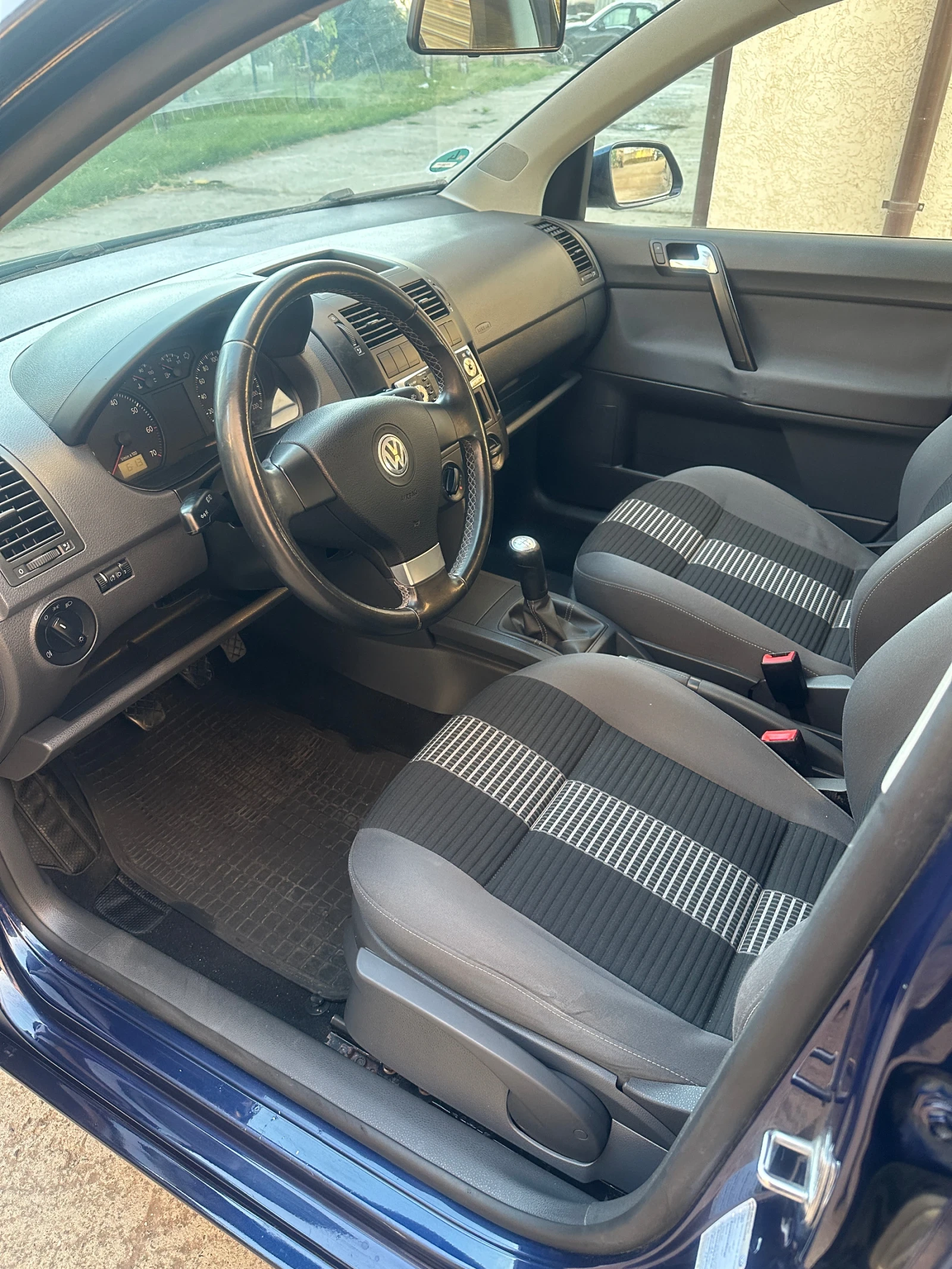 VW Polo 1.4i* Face* 80коня, снимка 9 - Автомобили и джипове - 55853967