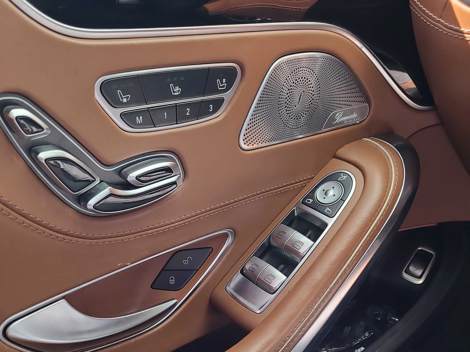 Mercedes-Benz S 63 AMG * АВТОКРЕДИТ * ГЛАВНО ПРЕДСТАВИТЕЛСТВО, снимка 13 - Автомобили и джипове - 56009517