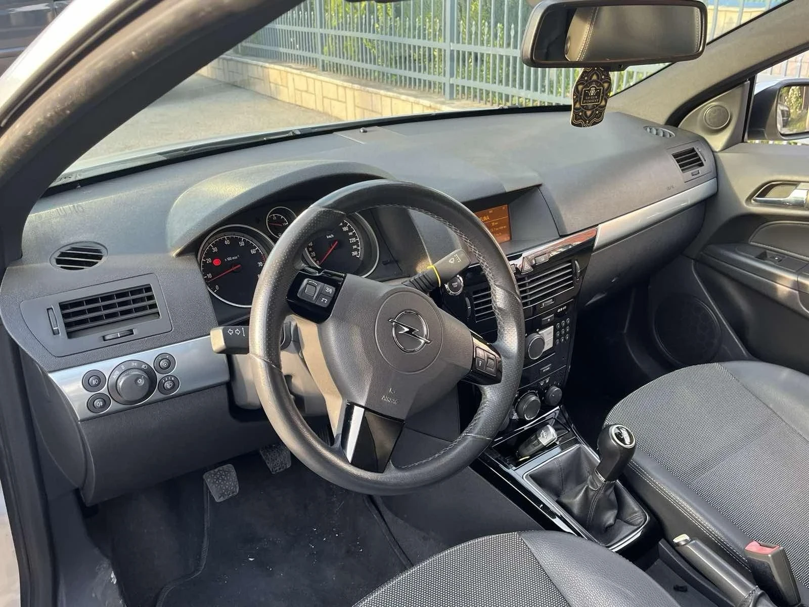 Opel Astra, снимка 3 - Автомобили и джипове - 56243396