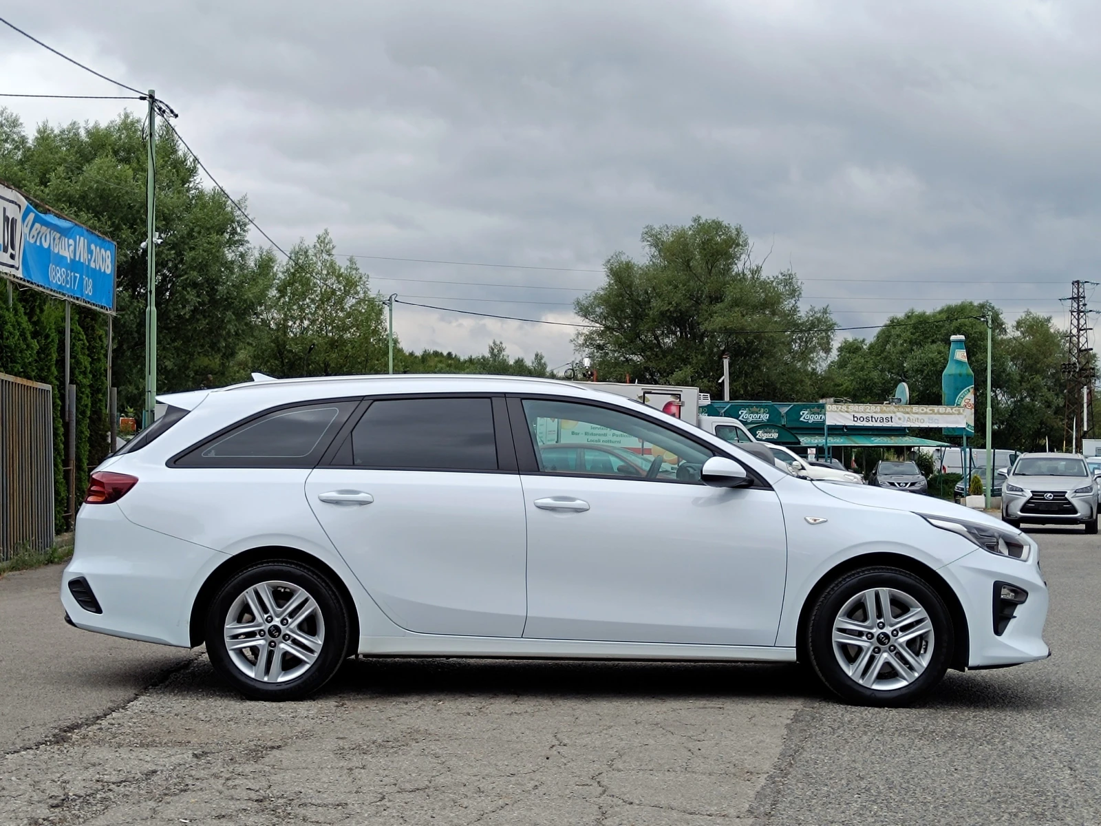 Kia Ceed 1.6 CRDi* Face Lift* Euro 6D* NAVI* КАМЕРА* , снимка 4 - Автомобили и джипове - 56307588