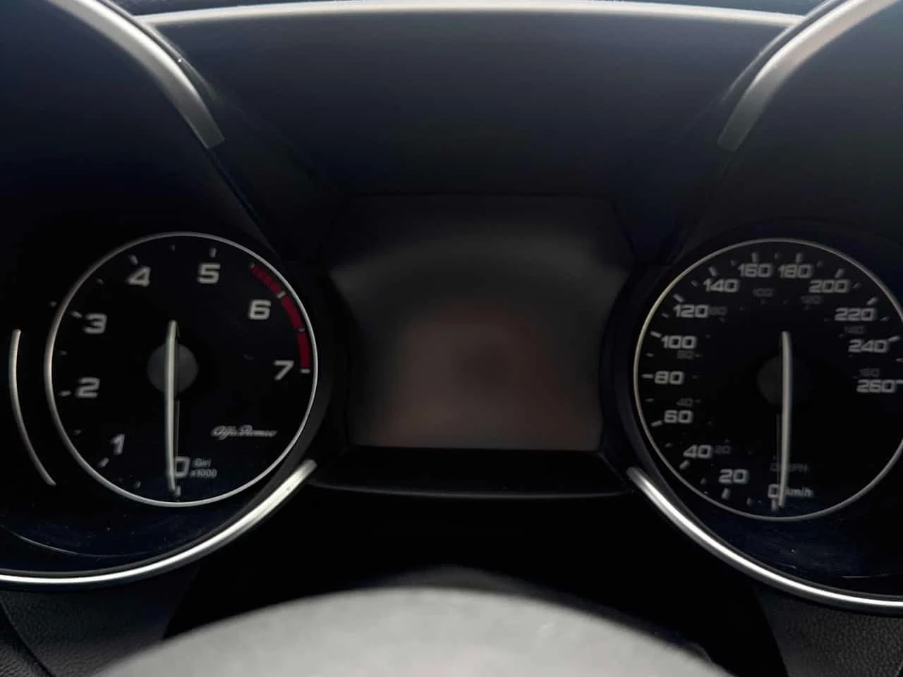 Alfa Romeo Giulia * 4dr Sdn AWD * CARFAX * ����� �� ����������� | Mobile.bg � ����������� 8