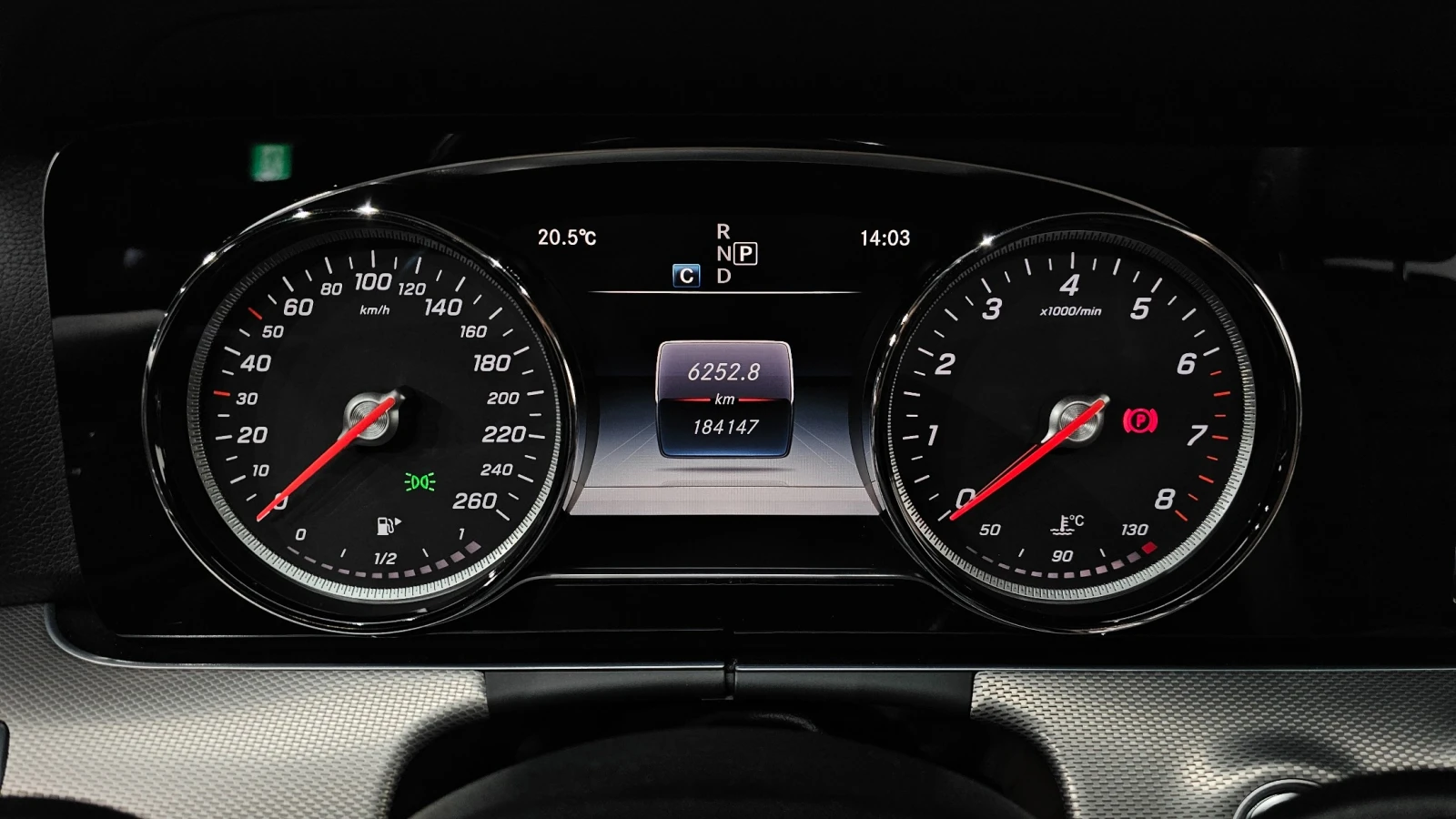 Mercedes-Benz E 200 2.0 Avantgarde, снимка 7 - Автомобили и джипове - 56654079