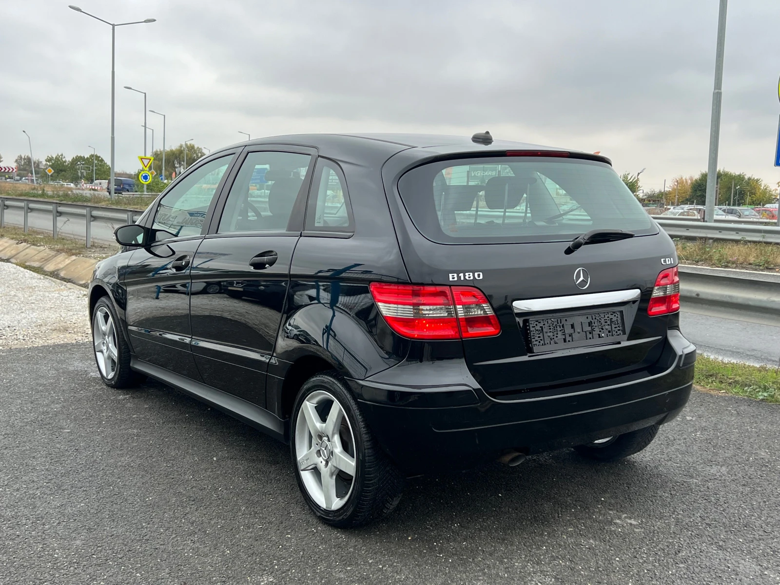 Mercedes-Benz B 180 ЛИЗИНГ-ДИЗЕЛ-КЛИМА, снимка 6 - Автомобили и джипове - 56749535