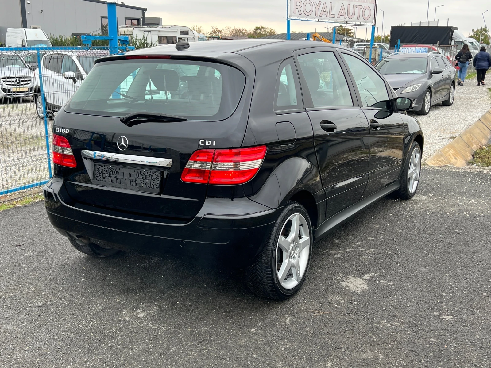Mercedes-Benz B 180 ЛИЗИНГ-ДИЗЕЛ-КЛИМА, снимка 4 - Автомобили и джипове - 56749535