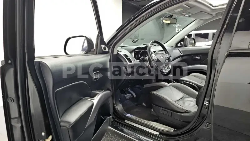 Mitsubishi Outlander Mitsubishi Outlander V6 , 2009, снимка 9 - Автомобили и джипове - 54086896