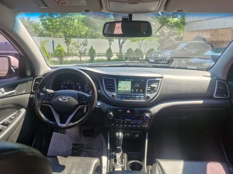 Hyundai Tucson 2.0 - САМО 30% АВАНС, снимка 10 - Автомобили и джипове - 56065943