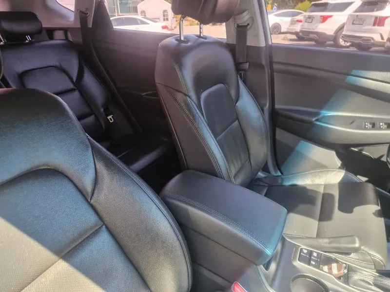 Hyundai Tucson 2.0 - САМО 30% АВАНС, снимка 9 - Автомобили и джипове - 56065943
