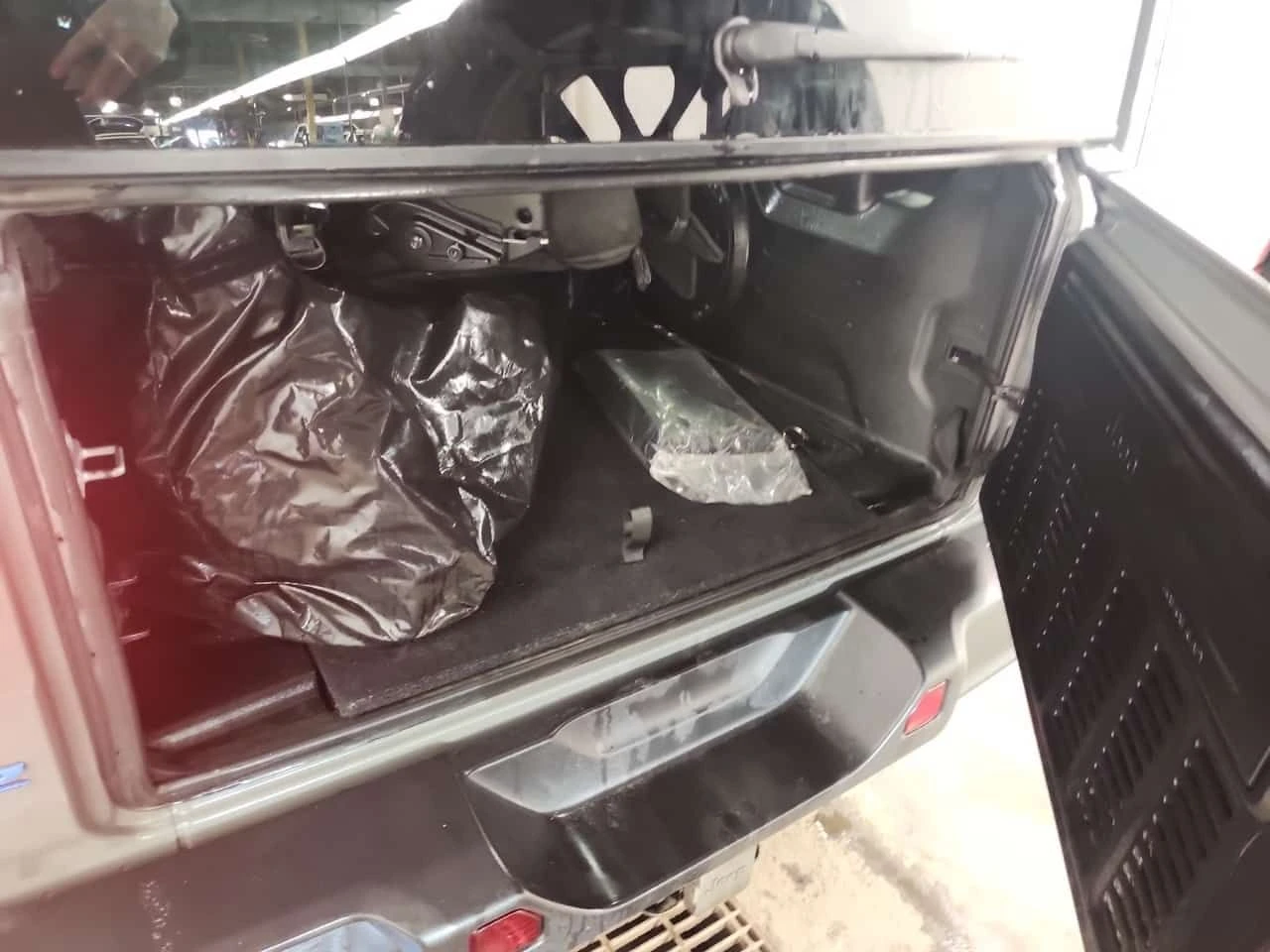 Jeep Wrangler * UNLIMITED SAHARA * CARFAX * 1 ���������� *  | Mobile.bg � ����������� 15