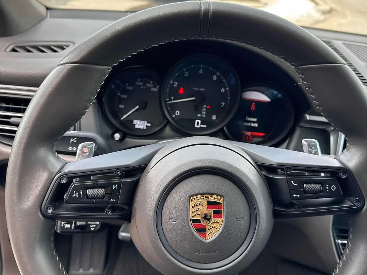 Porsche Macan /DISTRONIC/360/MATRIX/BOSE/ОБДУХВАНЕ, снимка 8 - Автомобили и джипове - 54181720