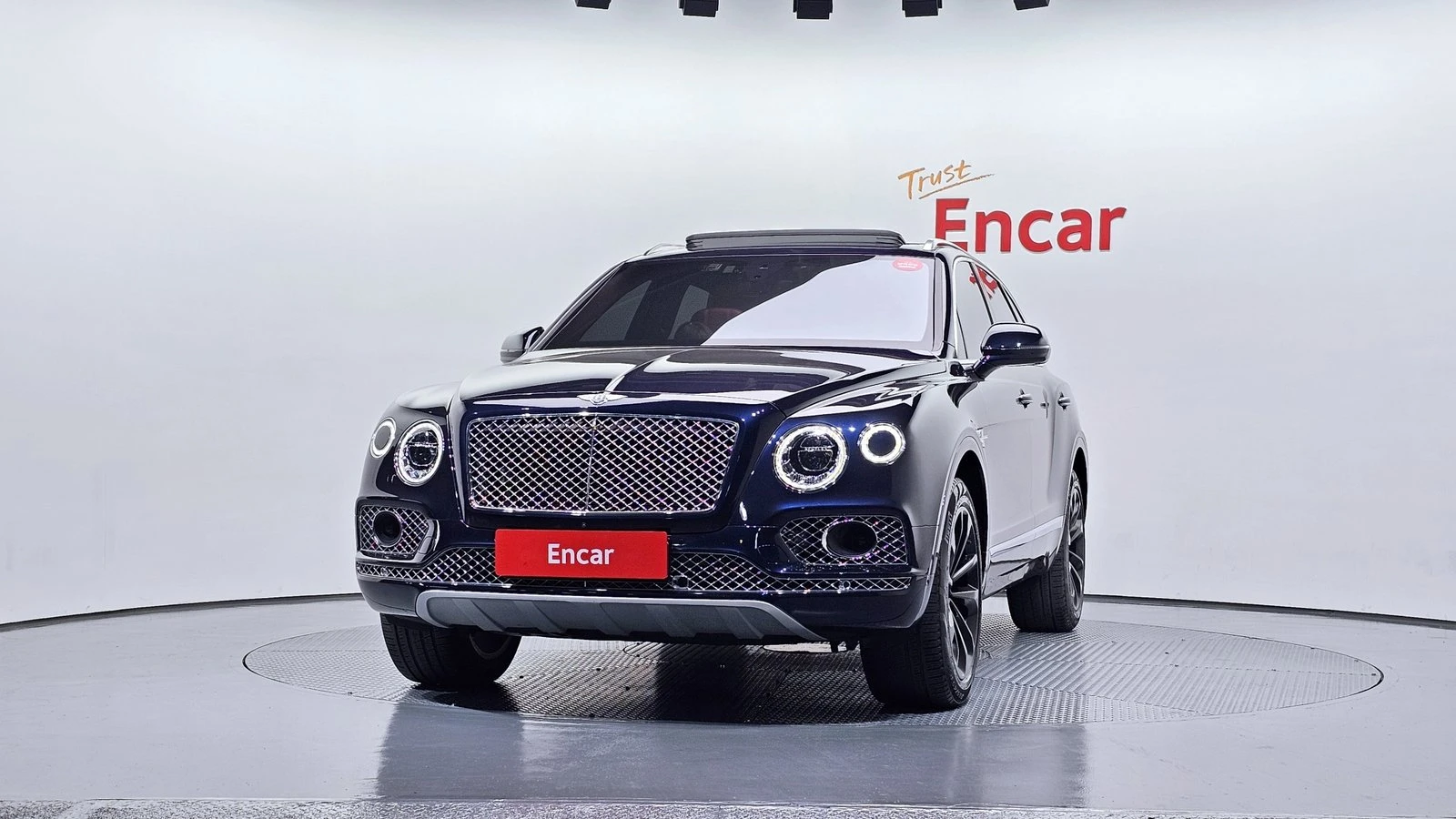 Bentley Bentayga 4.0* ЛЮК* МАСАЖ* HUD* 360* KEYLESS* КРАЙНА ЦЕНА, снимка 3 - Автомобили и джипове - 55336474