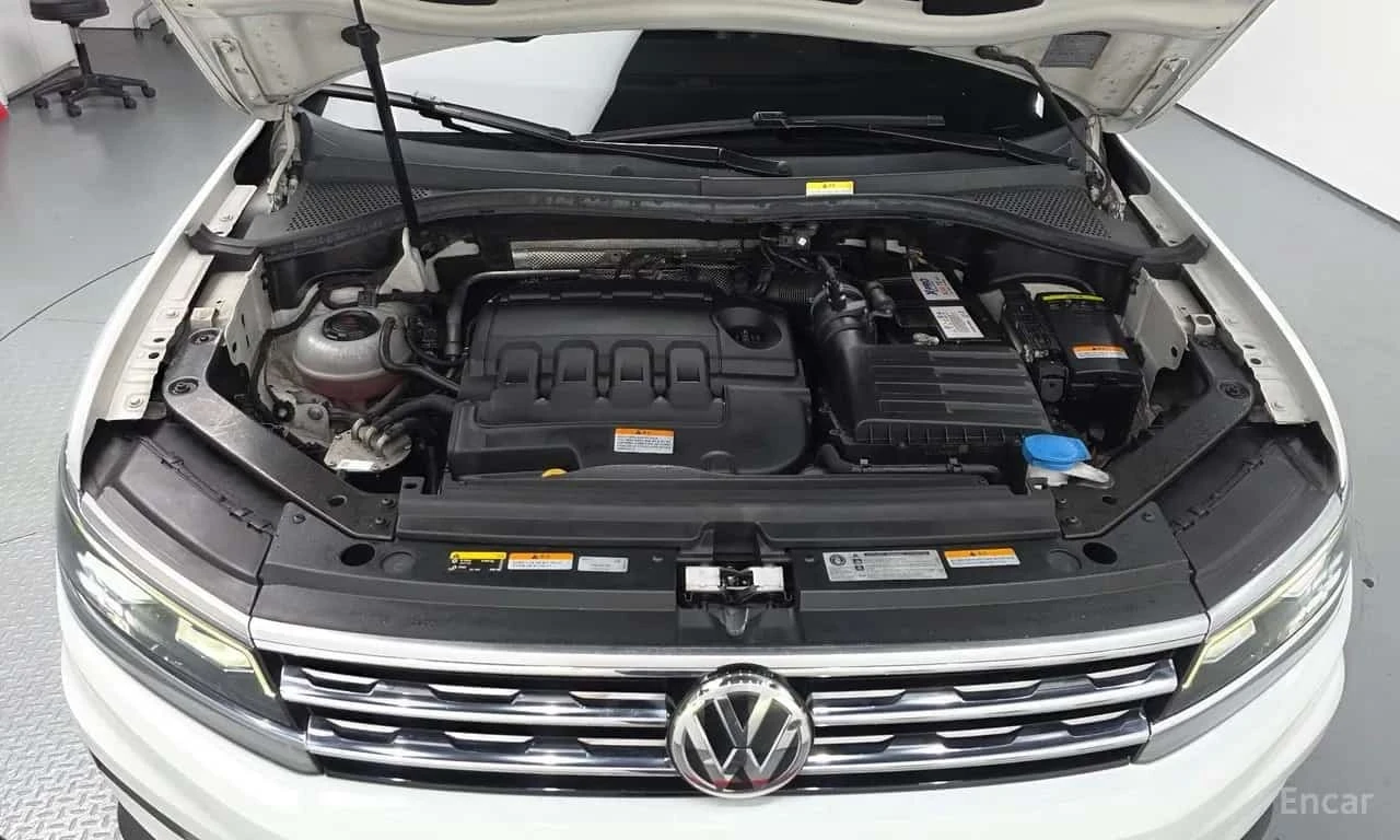 VW Tiguan * 2.0 TDI Prestige * БЕЗ ПЪРВОНАЧАЛНА ВНОСКА, снимка 6 - Автомобили и джипове - 56271036