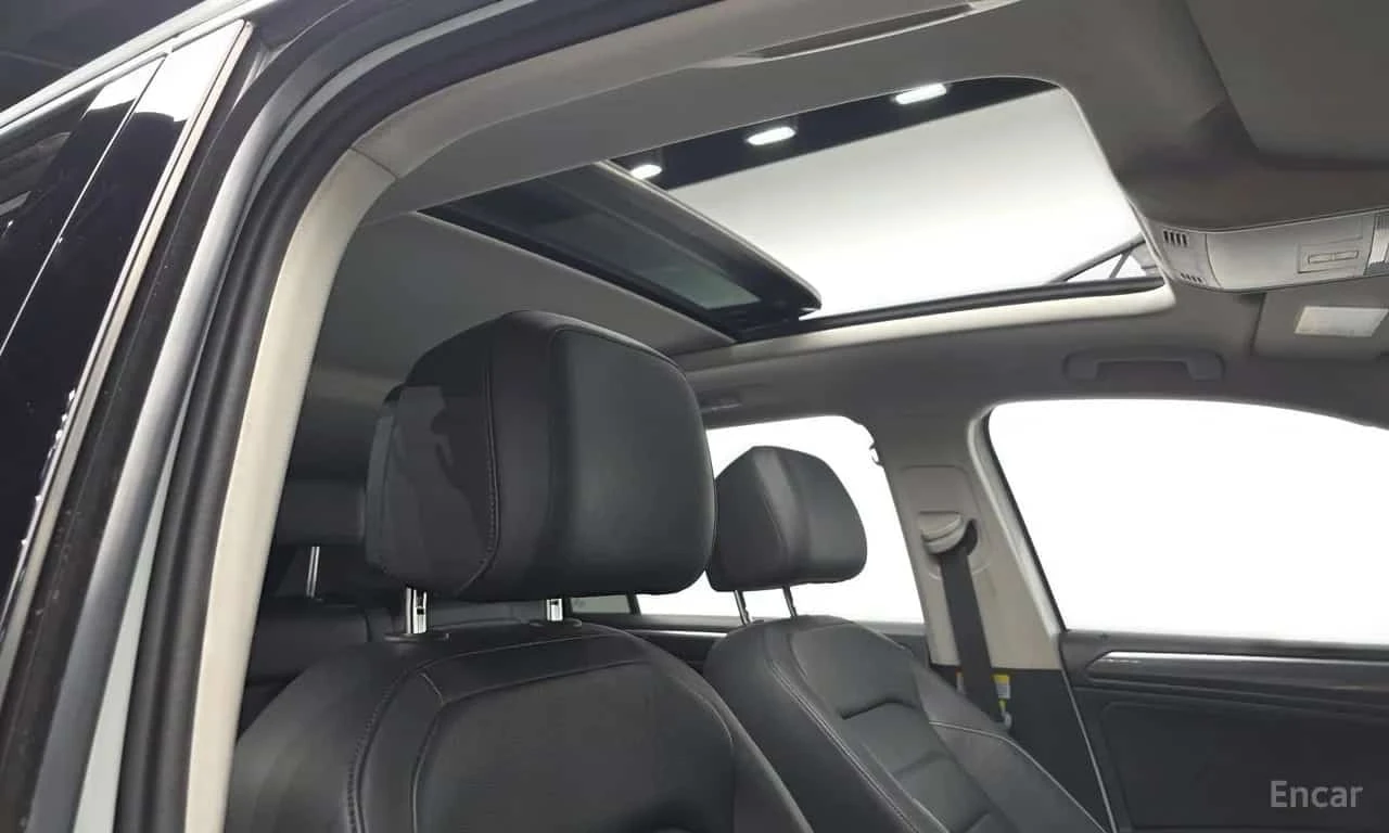 VW Tiguan * 2.0 TDI Prestige * БЕЗ ПЪРВОНАЧАЛНА ВНОСКА, снимка 15 - Автомобили и джипове - 56271036