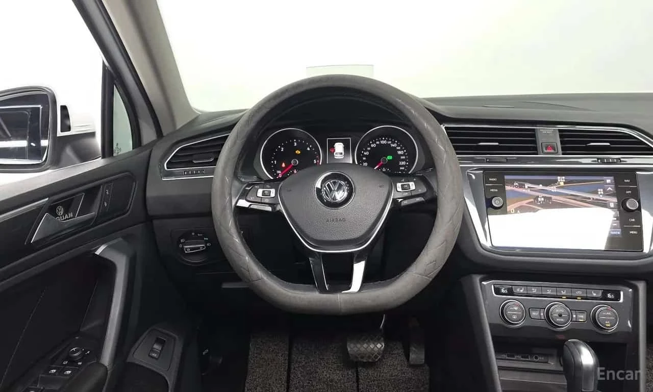 VW Tiguan * 2.0 TDI Prestige * БЕЗ ПЪРВОНАЧАЛНА ВНОСКА, снимка 12 - Автомобили и джипове - 56271036