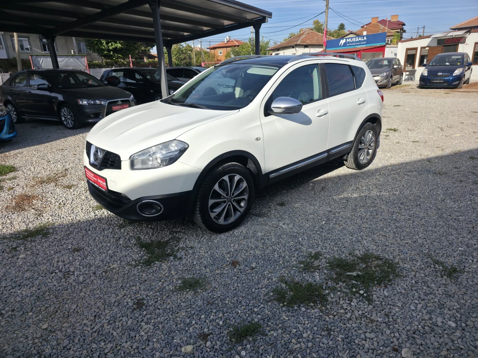 Nissan Qashqai, снимка 11 - Автомобили и джипове - 56465045
