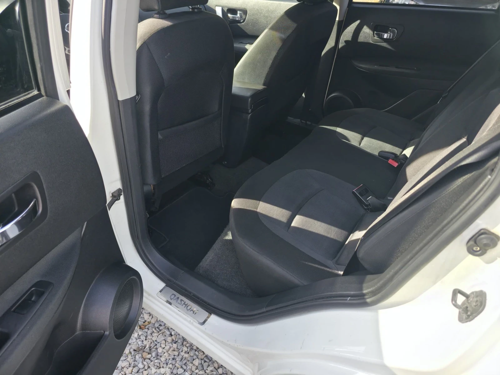 Nissan Qashqai, снимка 15 - Автомобили и джипове - 56465045