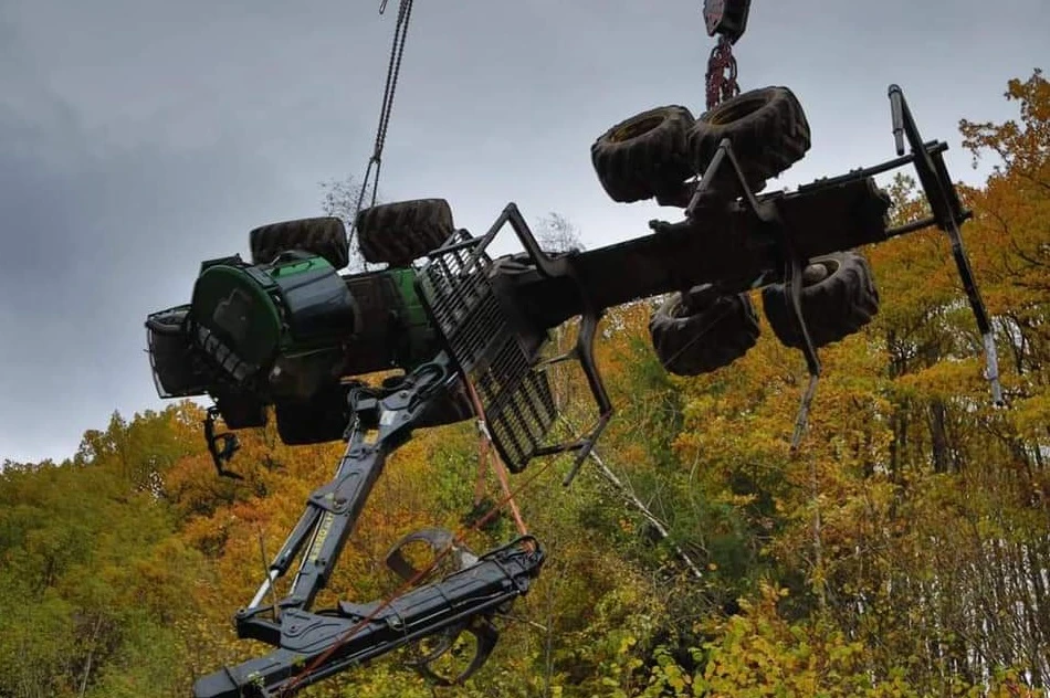 �������������� ������ ������ �� ���������� John Deere, Komatsu, Ponsse | Mobile.bg � ����������� 1