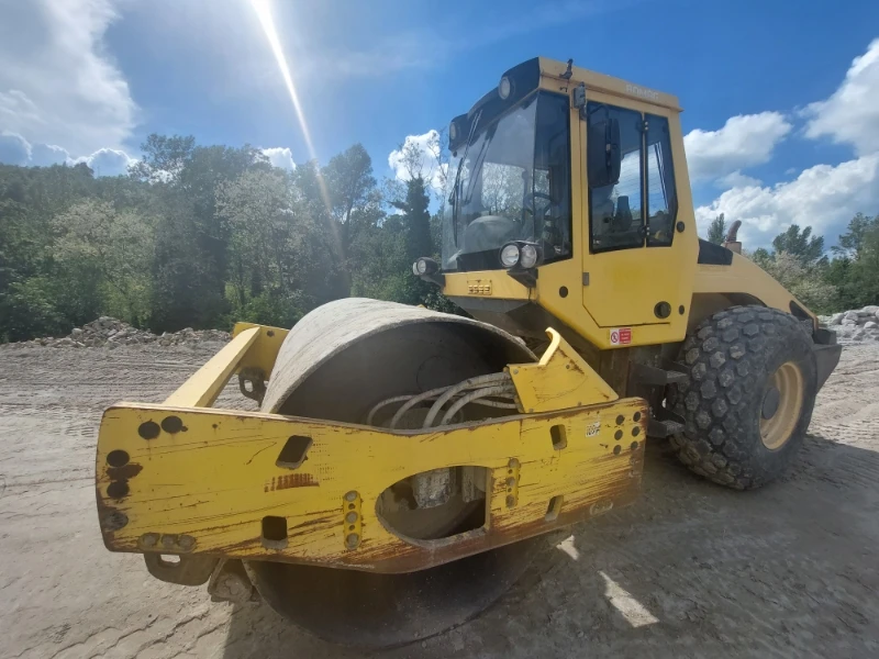 Валяк BOMAG BW211D-3, снимка 4 - Индустриална техника - 48690276