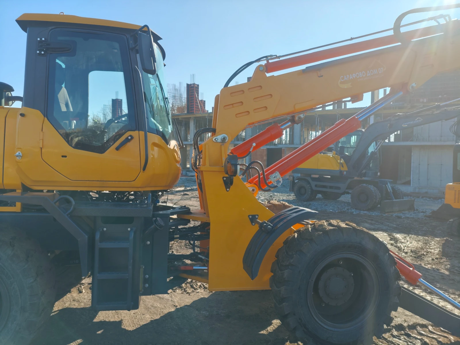 Телескопични товарачи Друга Luyu T3000 - изображение 10